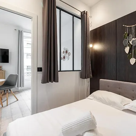 Cozy 1 Bdr Downtown ניס