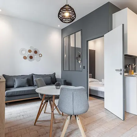 Cozy 1 Bdr Downtown Apartment *