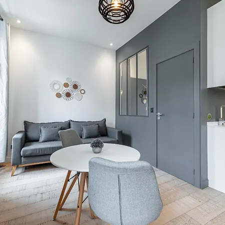 Cozy 1 Bdr Downtown Nice