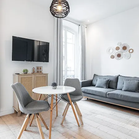 Cozy 1 Bdr Downtown Apartment