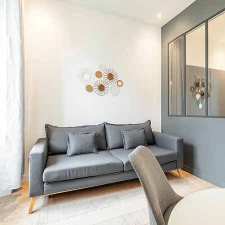 Cozy 1 Bdr Downtown Apartment *